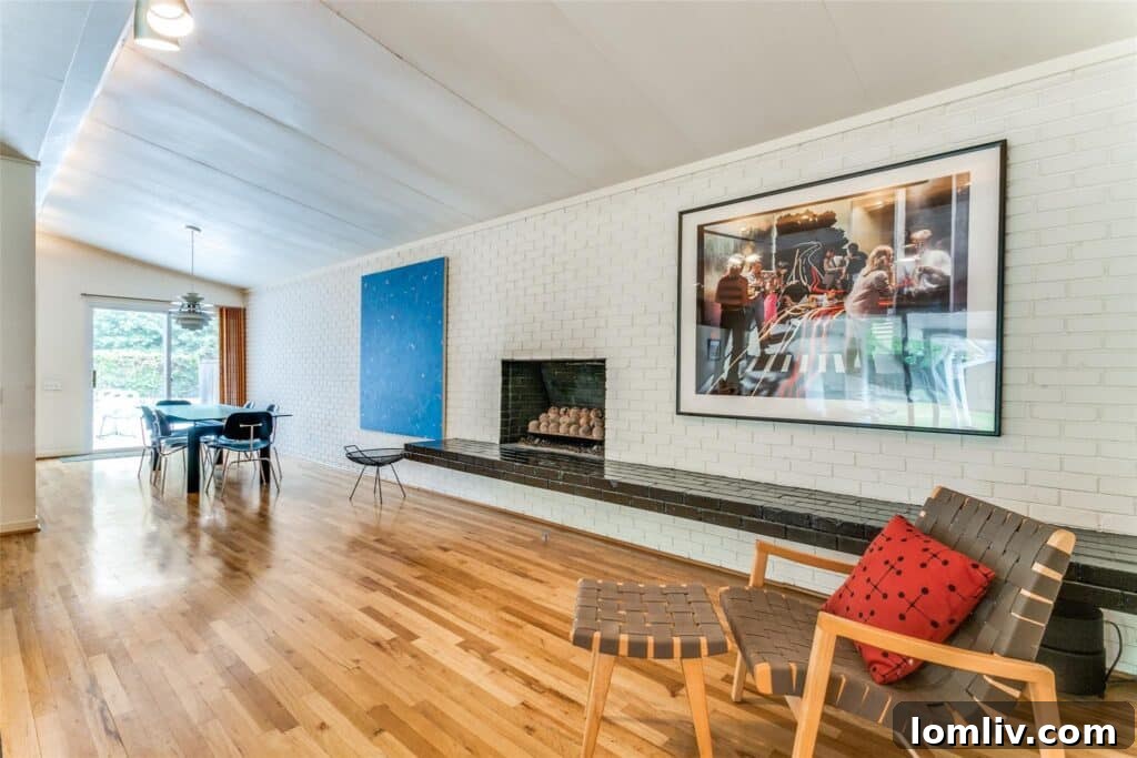 Ed Murchison Lists a 99.99 Percent Original Disney Streets Midcentury Modern Time Capsule 6 Midcentury Modern Living Room with Vaulted Ceilings