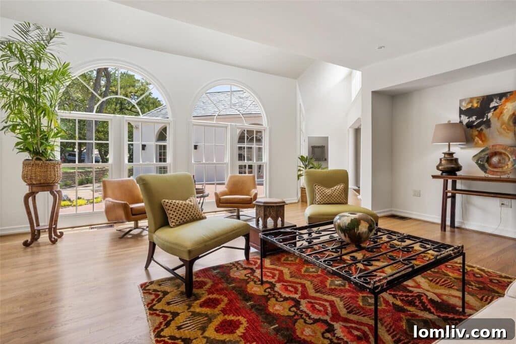 Rare Midcentury Gem in Rivercrest First Time Offered 4 Bright and airy living space in a luxury Midcentury Fort Worth home