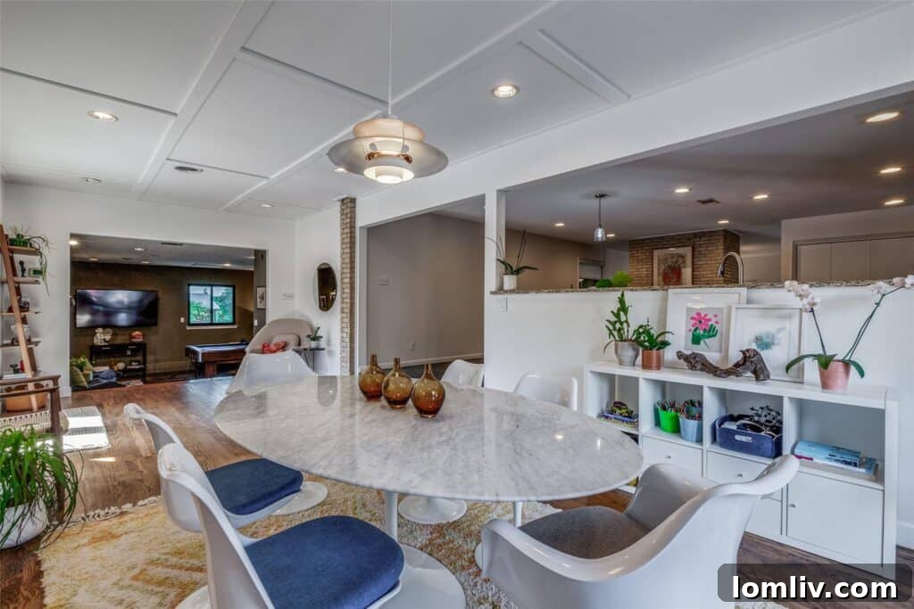 Rare East Dallas Ju-Nel Gem Hits The Market Open This Weekend 9 A tranquil fountain feature in the front yard, contributing to the laidback East Dallas vibe.