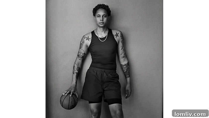 Annie Leibovitz's Retrospective: North Texas Realtors Flock to Bentonville 7 New portraits by Annie Leibovitz featuring Brittney Griner, Elon and Maye Musk, and the Artemis II crew.