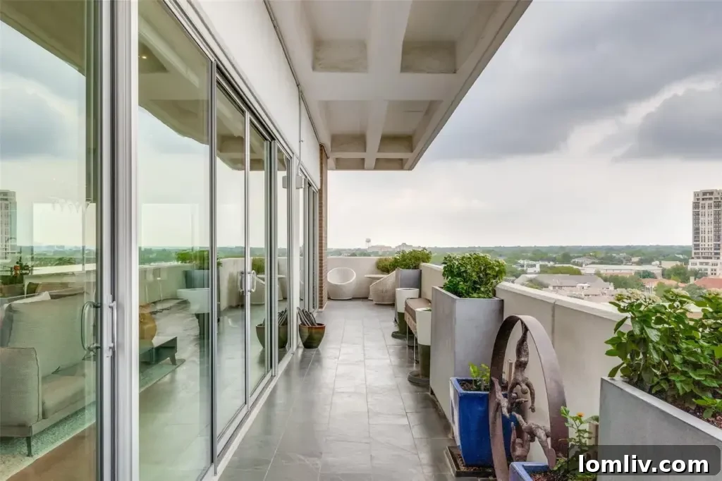 Panoramic View of Dallas and Turtle Creek from High-Rise