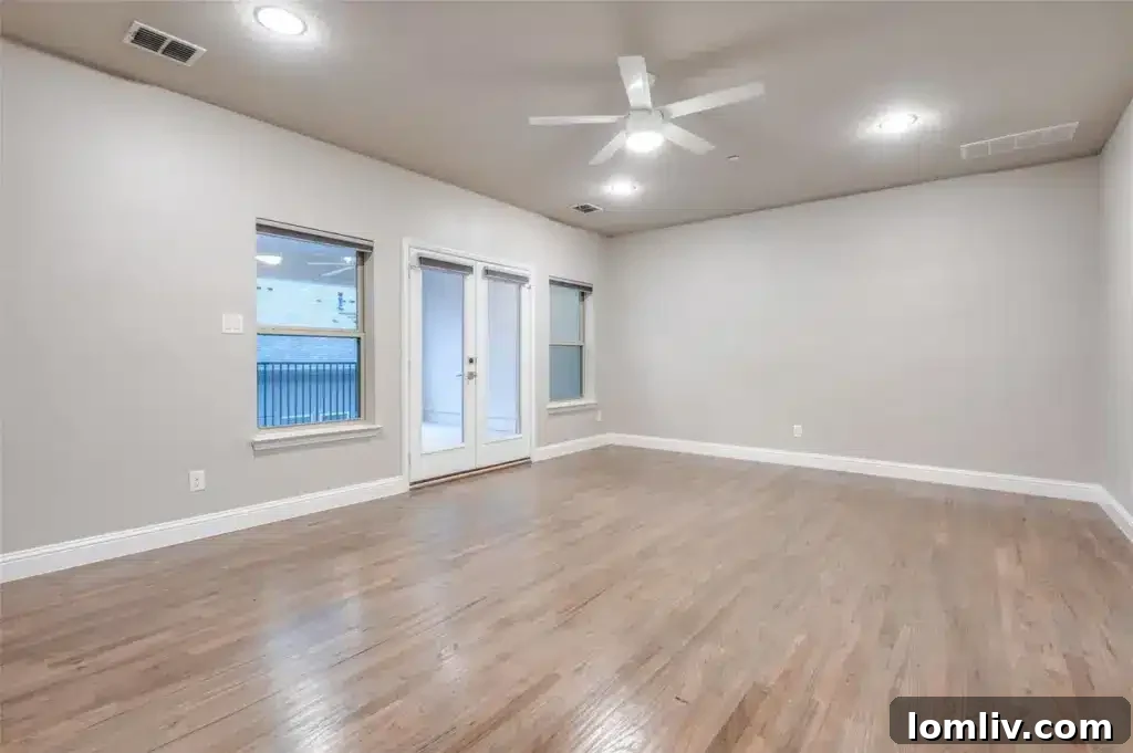 Spacious Secondary Bedroom in Carrollton Townhouse