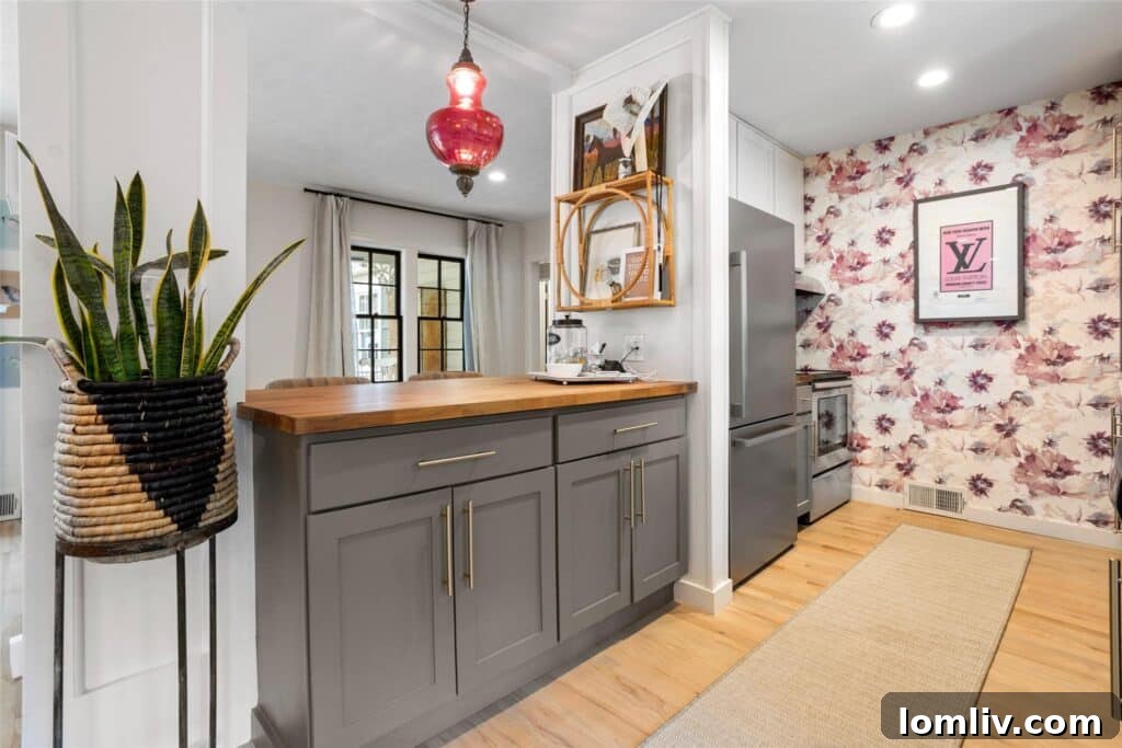 Elegant dining area in the Oakhurst bungalow, perfect for gatherings.