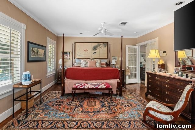 Mistletoe Heights: Classic Charm, Smart Investment 10 Spacious Primary Bedroom with Seating Area