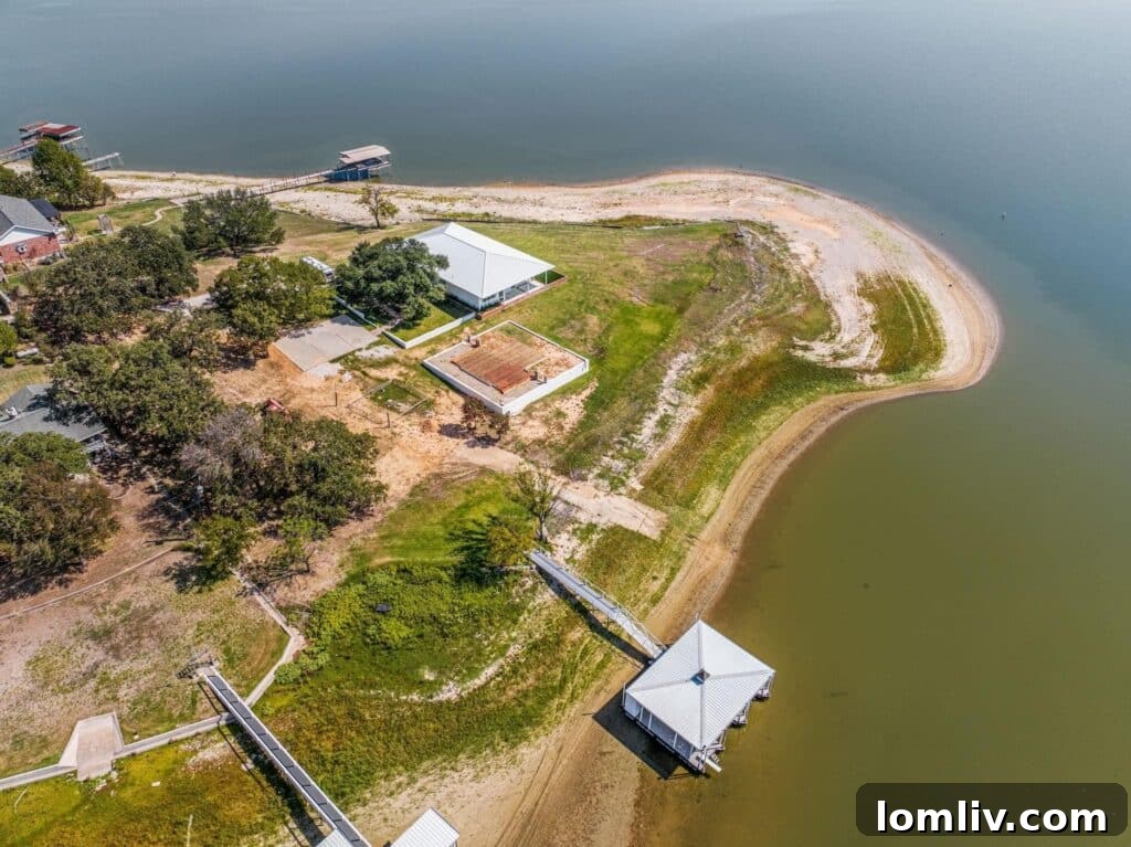 Private Dock and Boat Lifts on Eagle Mountain Lake