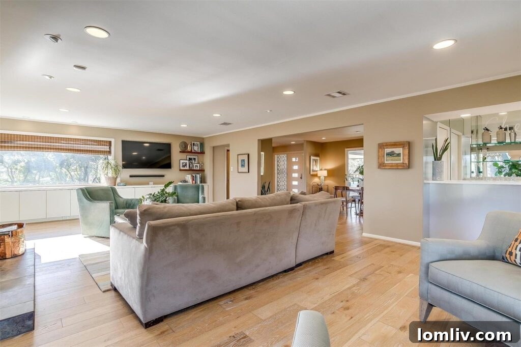 Unearth Overton Park's Asian-Inspired Midcentury Modern Time Capsule 4 Overton Park Time Capsule | Mid-Century Modern Living Room