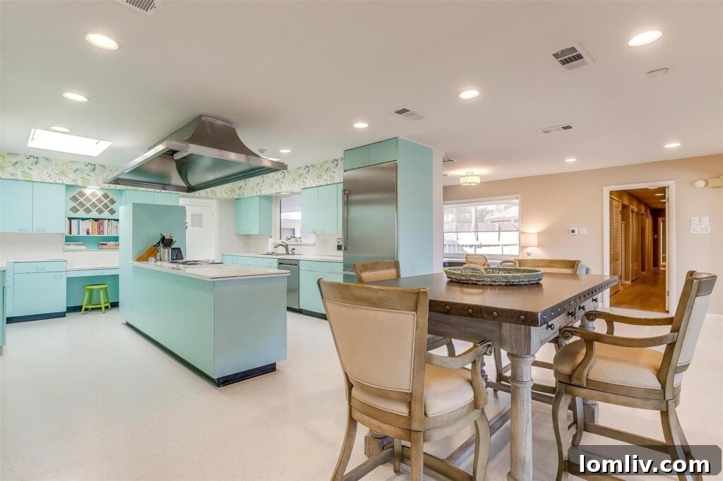Unearth Overton Park's Asian-Inspired Midcentury Modern Time Capsule 8 Overton Park Time Capsule | Mid-Century Modern Archway