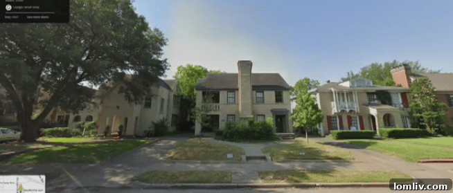 A fourplex and duplex residential buildings on Hawthorne Avenue, located in Dallas' Planned Development District 193.