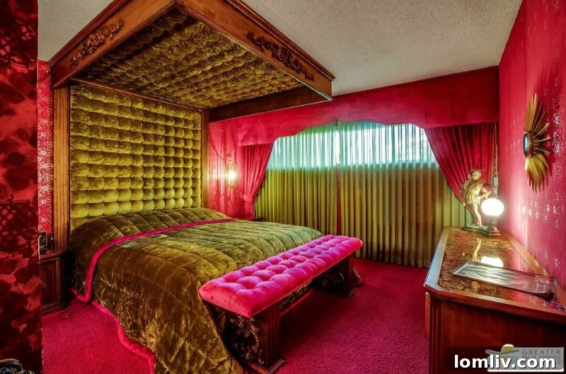 Kadifeler İçinde Bir Rüya: Palm Springs MCM, İdeal Doğum Günü Hediyesi 13 Another elegantly decorated Midcentury Modern bedroom