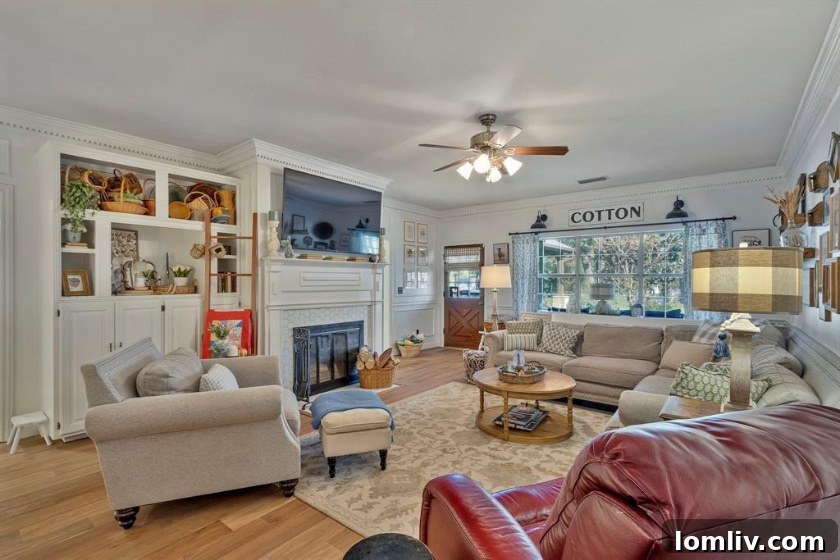RE/MAX DFW Associates Liz Snowden Uncovers a Prime Flower Mound Property 5 Spacious main living area of the Flower Mound home overlooking a beautiful backyard