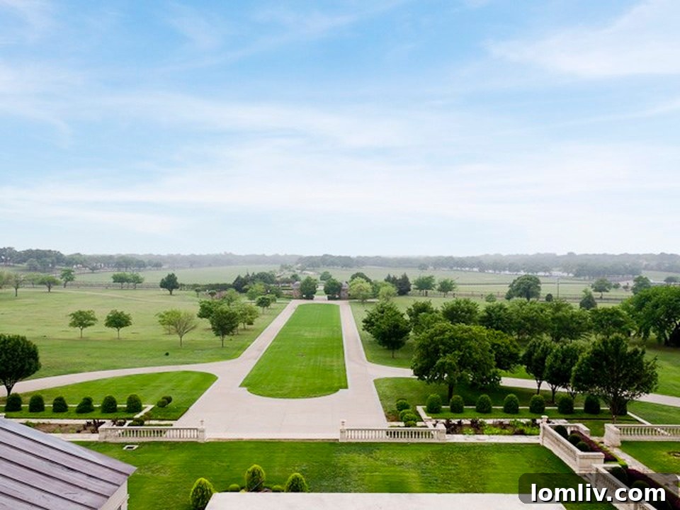 Champ d'Or chateau exterior resembling Vaux-le-Vicomte
