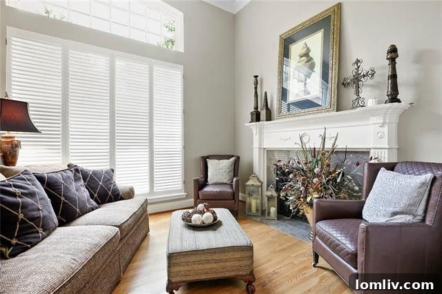 Grand entryway with double-height ceilings at 10812 Aladdin Dr