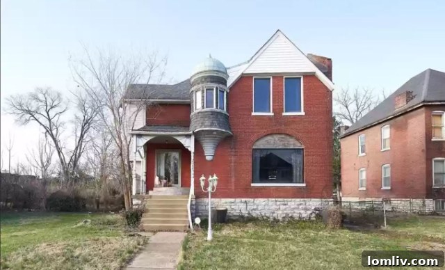 Bubba and Bubbina's new castle-like home in Missouri