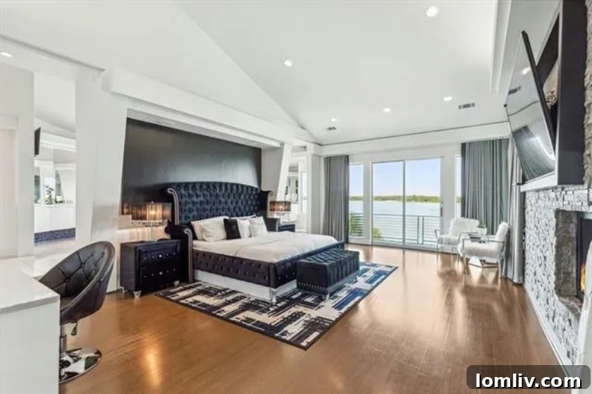 Principal Suite with Lake Balcony