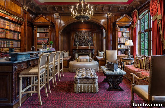 3516 Lexington Avenue - Luxurious Library Bar