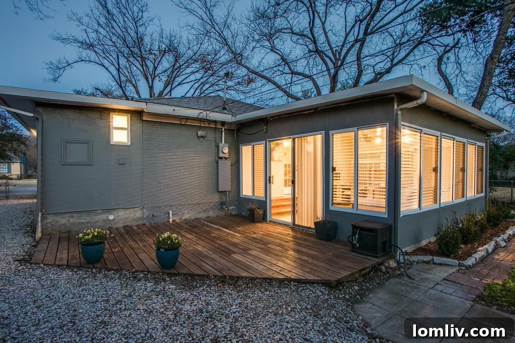Snag This Delightful Lake Highlands Home for Just $415K 18 Jack-and-Jill Bathroom - 525 Parkhurst Drive Dallas TX
