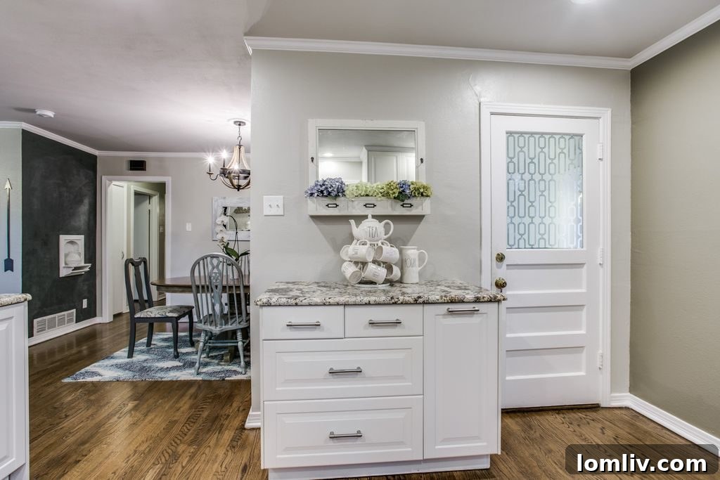 Snag This Delightful Lake Highlands Home for Just $415K 6 Inviting Living Room - 525 Parkhurst Drive Dallas TX