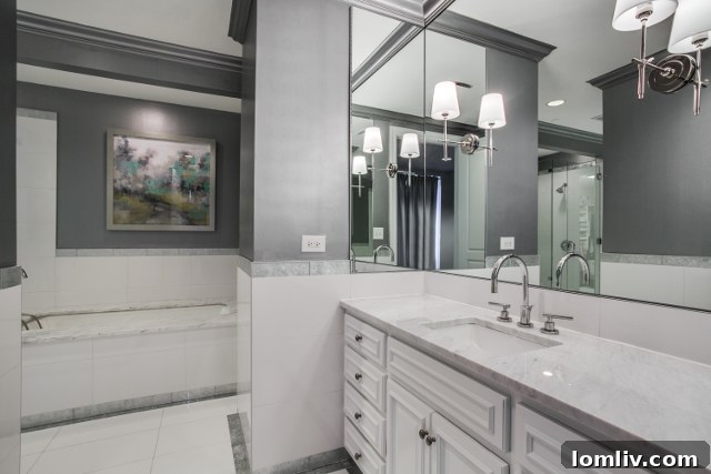 Vendome 1H Master Bedroom - Spacious and bright with garden views
