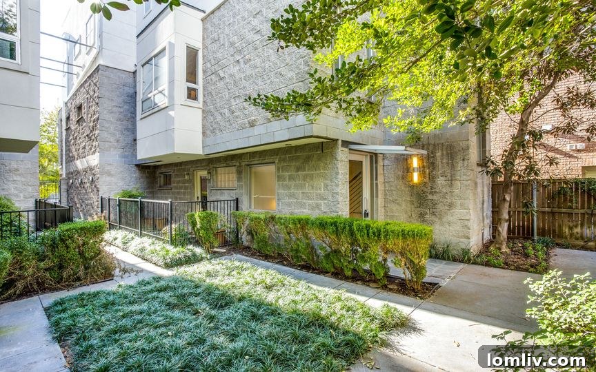 Spacious Side Yard Access at 4027 Bowser Ave Dallas