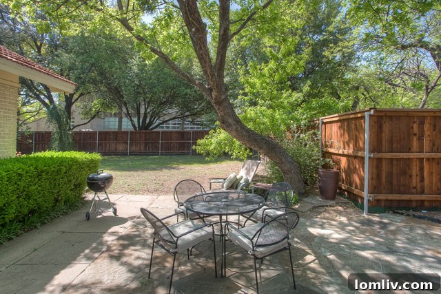 Expansive backyard of 2718 Cockrell Avenue, ideal for social gatherings and TCU game day events