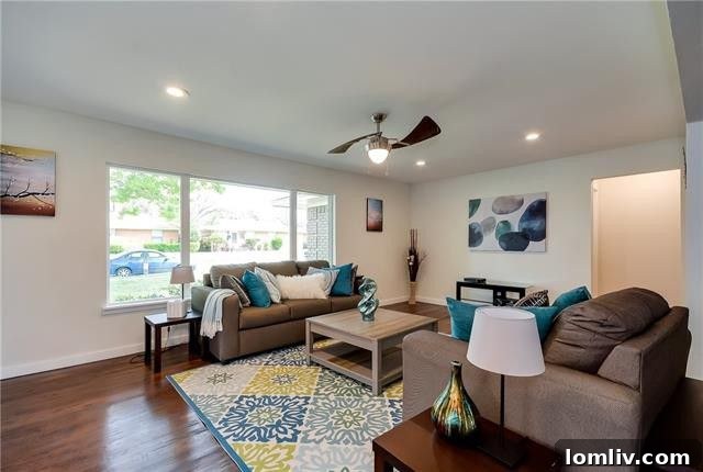2720 San Marcus Ave - Living Room Hardwood Floors