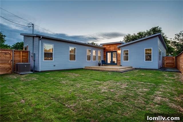 Outdoor Cedar Deck Dallas Home for Sale