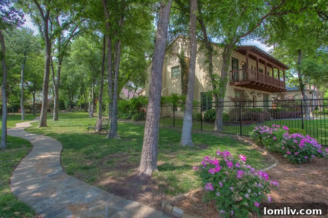 2708 River Forest Drive Backyard - Green Space and Privacy in Fort Worth