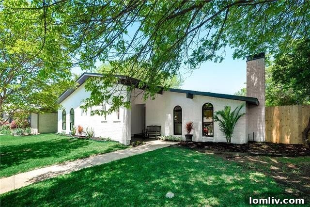 Stunningly Renovated Lake Highlands Home Exterior