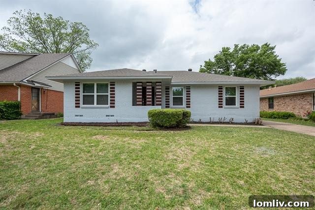 Bright and spacious open-concept living area at 3215 Ruidosa Ave