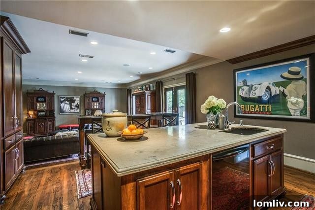 Gourmet Kitchen Overlooking Family Room