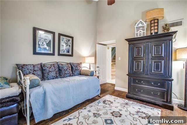 Entrance to 5590 Spring Valley Rd Condo