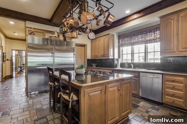 Gourmet Kitchen with Island and Ample Counter Space