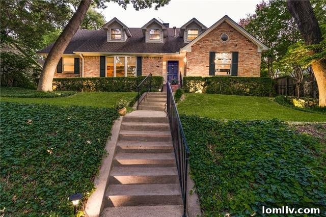 Stunning Home at 10566 Creekmere Drive in Dallas's Lochwood Neighborhood