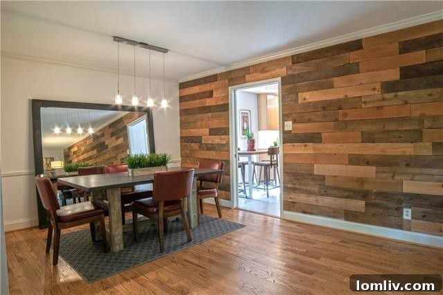 Inviting Living Space at 10566 Creekmere Drive, Dallas, TX