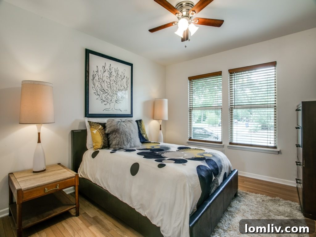 Spacious backyard with covered patio at 2468 Highwood Dr