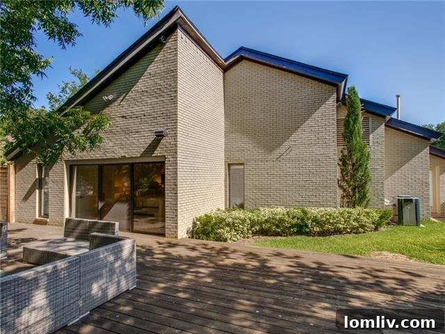 Rear View of the Modern Shed Home