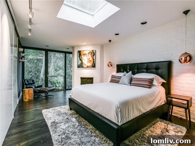 Lush landscaping and privacy in the townhome's outdoor space