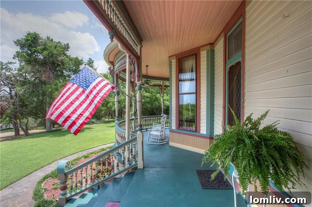 808 South Lamar Street Weatherford TX Porch