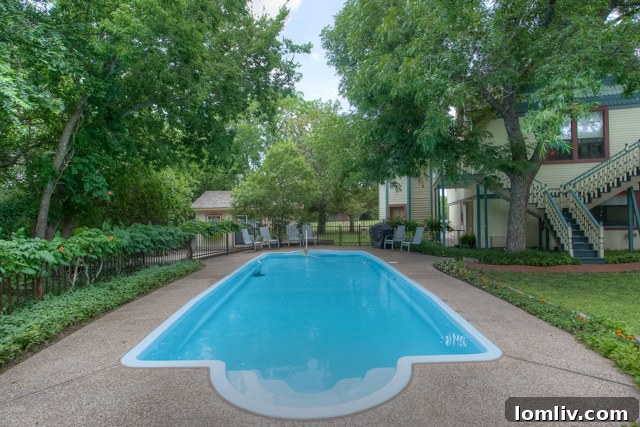 808 South Lamar Street Weatherford TX Pool