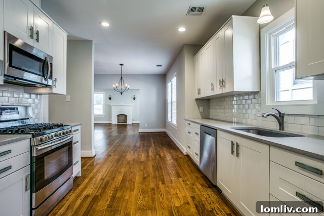 Spacious Bedroom in Renovated Dells District Home