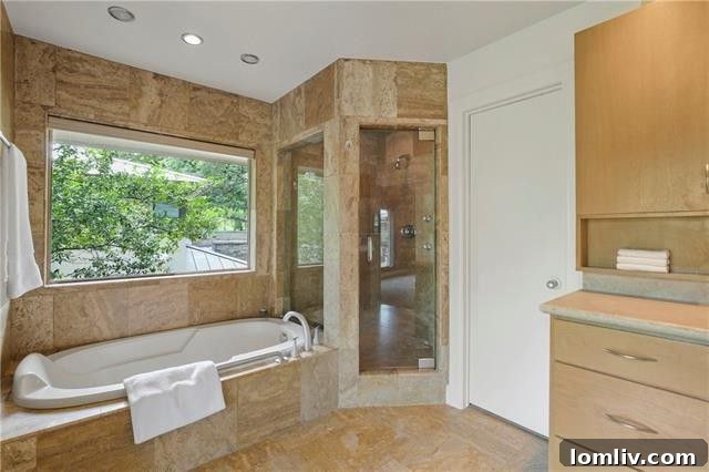 Open-Concept Kitchen and Breakfast Nook