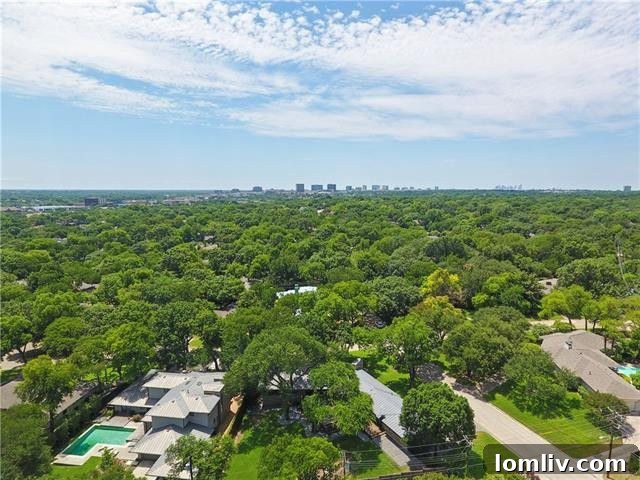 Panoramic Views of the Expansive Janmar Property