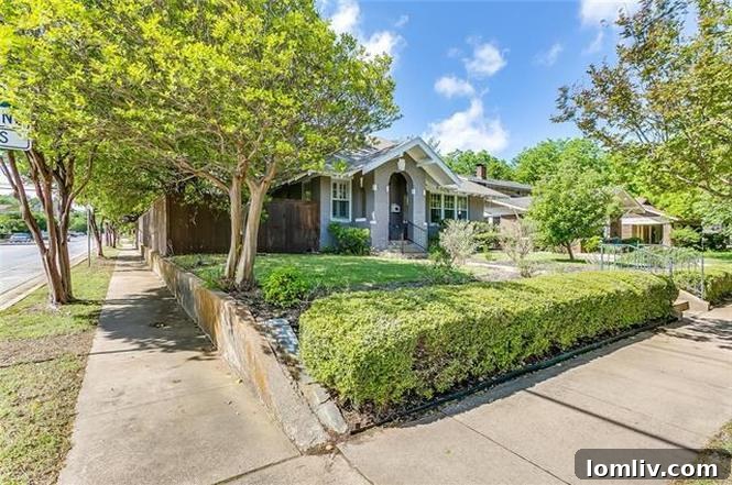 Classic Craftsman Bungalow in Mistletoe Heights