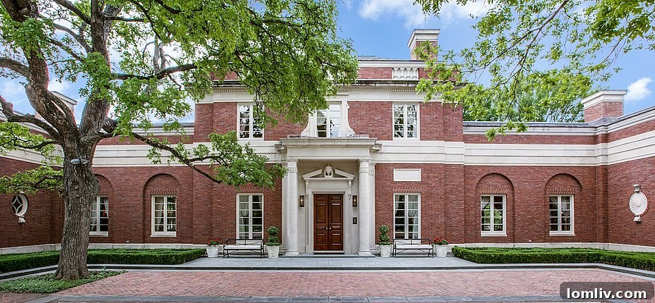 Exquisite entryway with bespoke architectural details