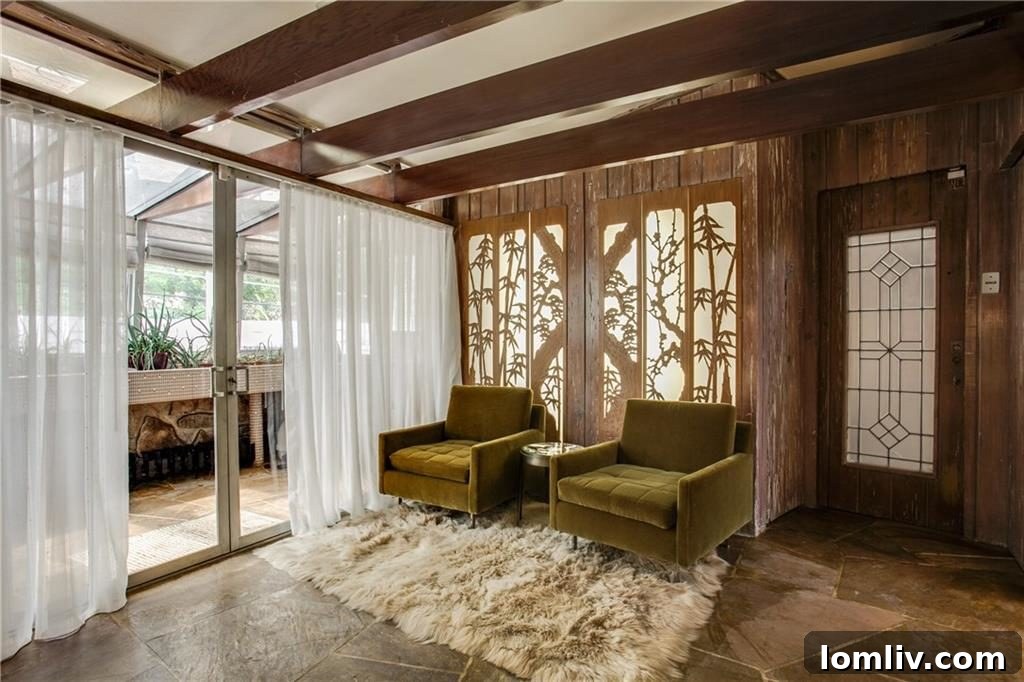 The Iconic Dallas Round House - Cozy Nook