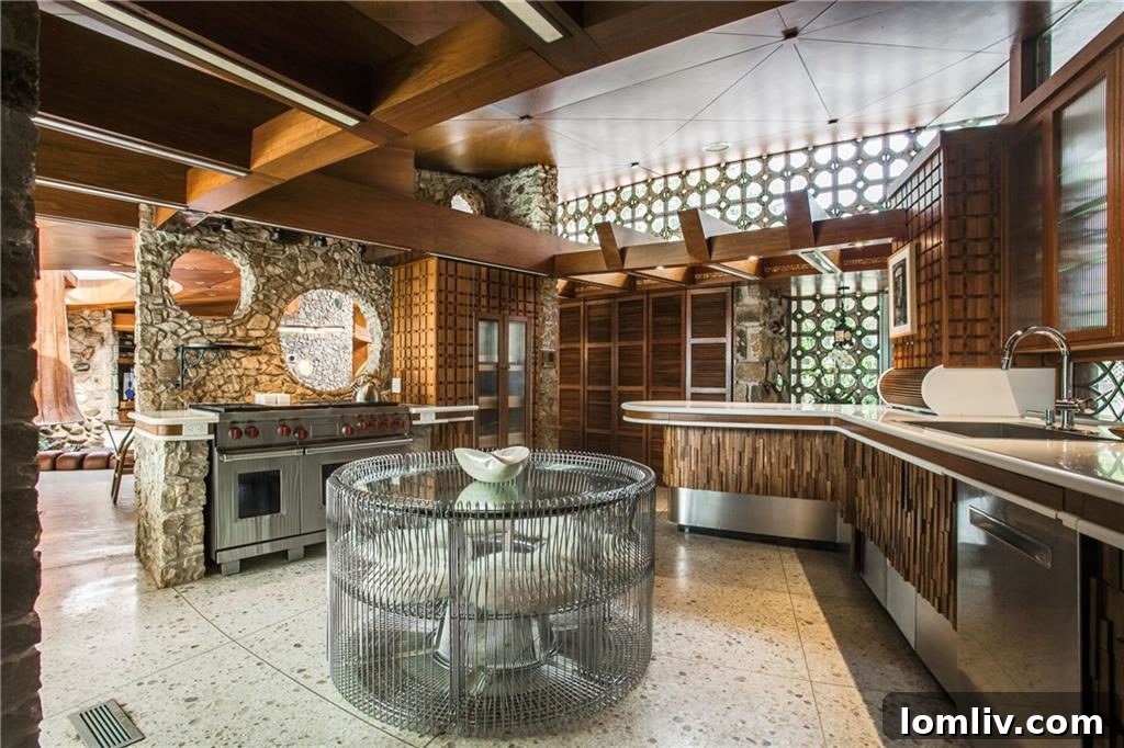 The Iconic Dallas Round House - Unique Interior Detail