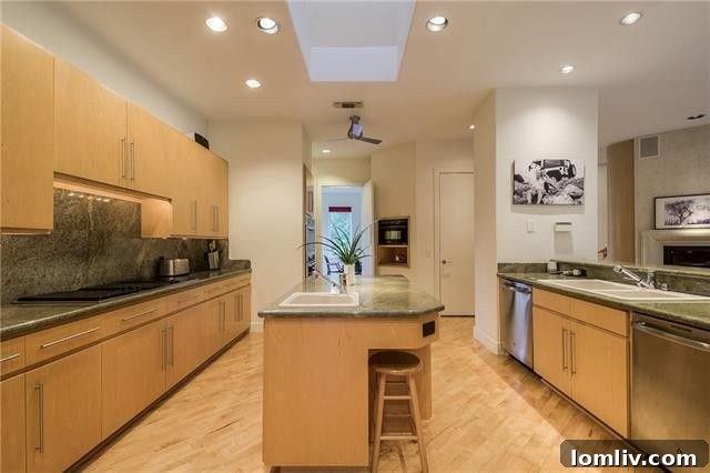 5607 Versailles Court Yatak Odası Detayı