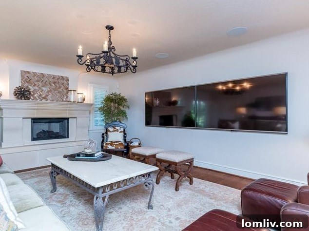 Spacious Kitchen and Dining Area with Modern Appliances