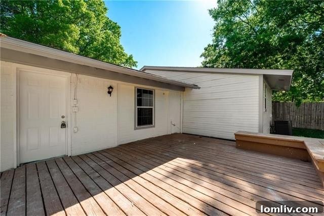 Path to the front door of 3220 Northaven Ct