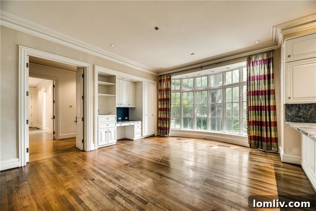 Master bedroom suite with sitting area, Preston Hollow